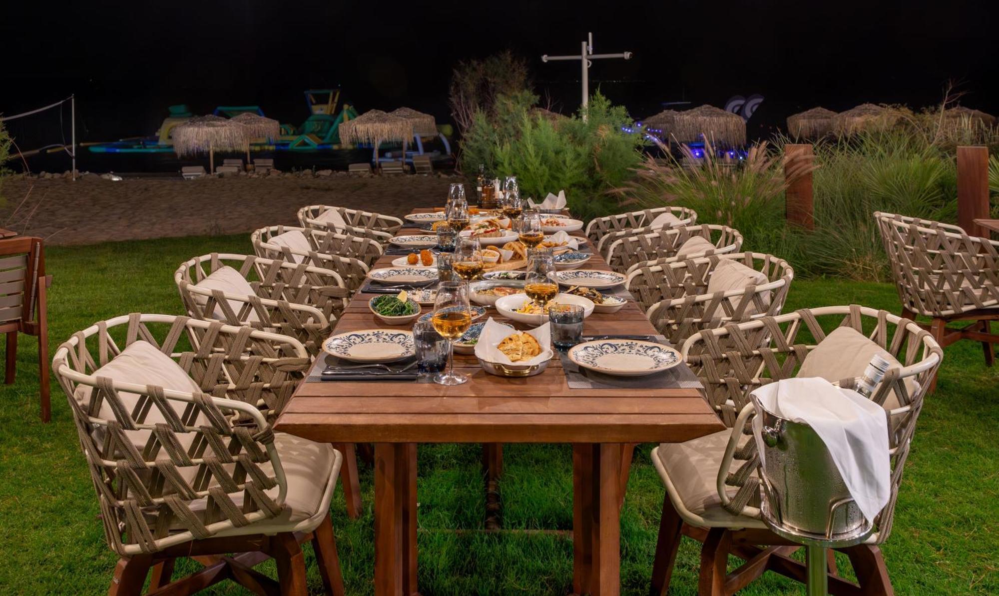 Isla Brown Corinthia Resort & Spa, Curio Collection By Hilton Άγιοι Θεόδωροι Εξωτερικό φωτογραφία A table set for a meal