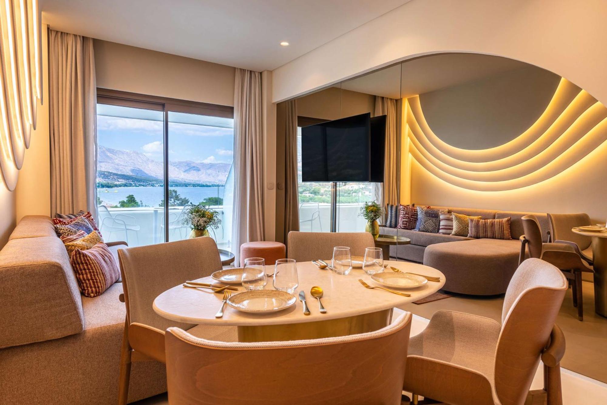 Isla Brown Corinthia Resort & Spa, Curio Collection By Hilton Άγιοι Θεόδωροι Εξωτερικό φωτογραφία Suite at the hotel