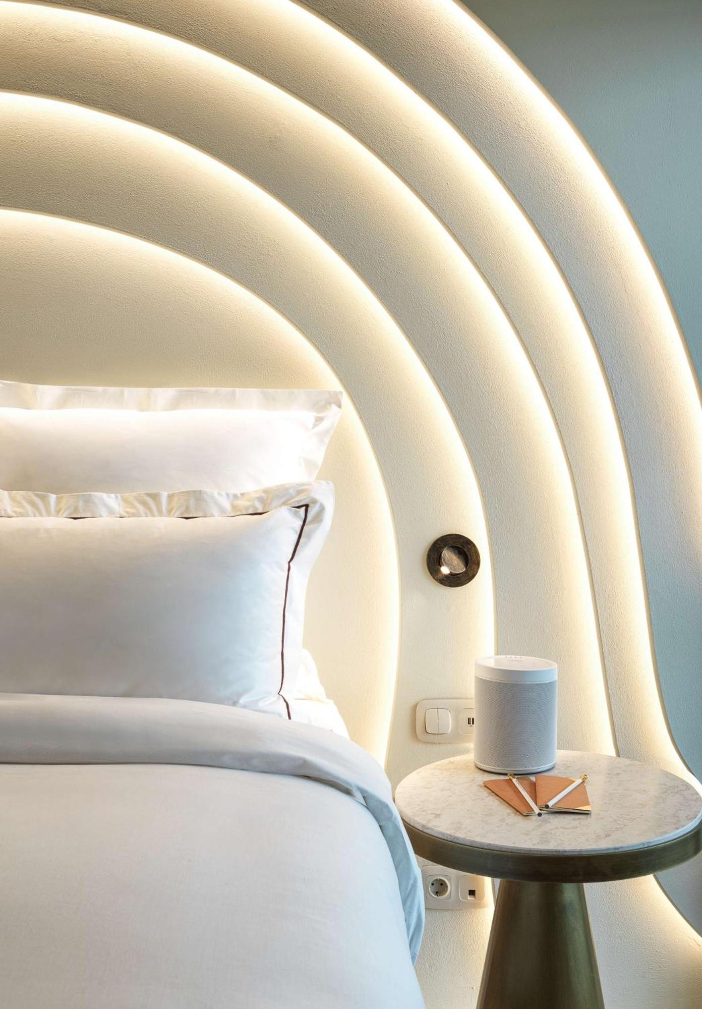 Isla Brown Corinthia Resort & Spa, Curio Collection By Hilton Άγιοι Θεόδωροι Εξωτερικό φωτογραφία A wall light
